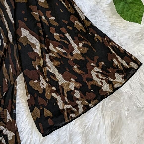 🔥$1 Bundled AB Studio Camo Wrap Top - Picture 3 of 4